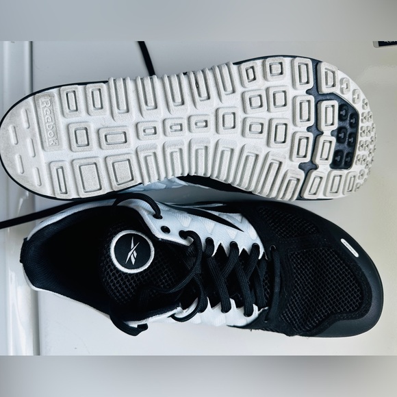 Reebok Mesh Sneakers in Black and White - Picture 4 of 6